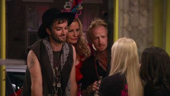 Jennifer Coolidge, Darren Darnborough, and Eric Tiede in 2 Broke Girls (2011)