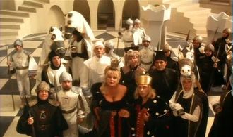 Maya van den Broecke and Serge-Henri Valcke in Lang leve de koningin (1995)