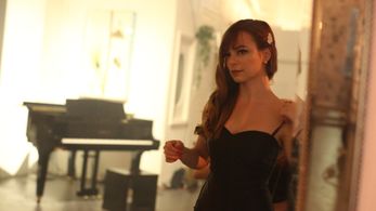 Emily Yetter in Why I Want to F*** Ronald Reagan