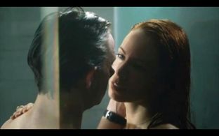 Stephanie Drapeau and Martin Freeman in StartUp (2016)