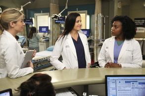 Marika Dominczyk, Jerrika Hinton, and Tessa Ferrer in Grey's Anatomy (2005)