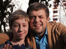 Aleksandr Ilin and Semyon Treskunov in Perevodchik (2015)