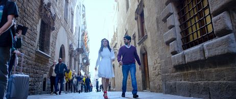 Amruta Khanvilkar and Shashank Ketkar in One Way Ticket (2016)