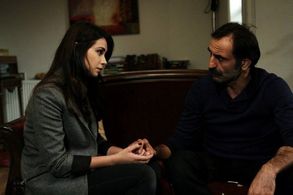 Gürkan Uygun and Begüm Birgören in Kaçak (2013)