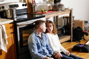 Geoffrey J.D. Payne and Marina Shay in Desde el principio (2017)