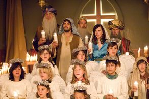 Richard Burgi, Geoffrey Lewis, Richard Moll, Kiersten Warren, and David Bortolucci in Thomas Kinkade's Christmas Cottage