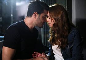Burak Sevinç and Melis Sezen in Tainted Love (2019)