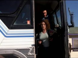 Lisa Akey and Robert Floyd in Sliders (1995)