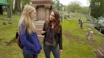 Maiara Walsh and Kelcie Stranahan in Last Hours in Suburbia (2012)