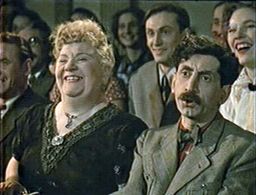 Aleksandr Benyaminov and Yekaterina Borovskaya in My s vami gde-to vstrechalis (1954)