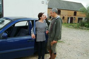 Hansa Czypionka and Hannelore Elsner in The Visible and the Invisible (2007)