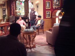 Still photo og Cedric the Entertainer, Maestro Harrell, and Nathan Davis on set of The Soul Man.