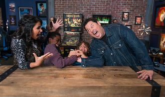 Greg Grunberg, Tiffany Smith, Caleb McLaughlin, and Gaten Matarazzo in Geeking Out (2016)