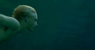 Tino Mewes in Do Fish Do It? (2002)