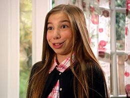 LuLu Lambros in Stuck in the Middle (2016)