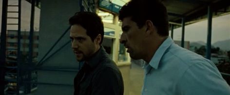 O Lobo atrás da Porta