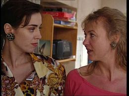 Barbara Gozens and Marjolein Keuning in Vrouwenvleugel (1993)