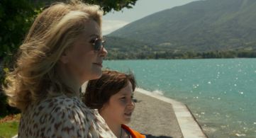 Catherine Deneuve and Némo Schiffman in On My Way (2013)