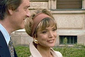 Uschi Glas in Ein Schloß am Wörthersee (1990)