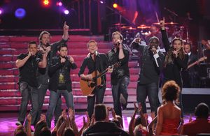 Bryan Adams, David Cook, David Hernandez, Chikezie Eze, David Archuleta, Michael Johns, and Jason Castro in American Ido