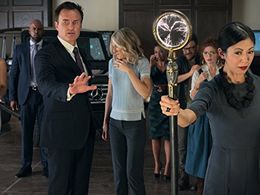 Ever Carradine, Brittany Ishibashi, Julian McMahon, Ryan Sands, Brigid Brannagh, Kevin Weisman, and Angel Parker in Runa