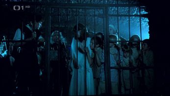 Jirina Bohdalová, Jitka Schneiderová, and Max Urlacher in Queen of the Lake (1998)