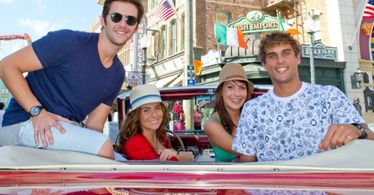 Giovanna Antonelli, Gil Coelho, Fabiula Nascimento, and Felipe Roque in S.O.S.: Women to the Sea 2 (2015)