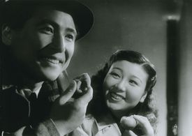 Chieko Nakakita and Isao Numasaki in One Wonderful Sunday (1947)