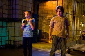 Rhiannon Leigh Wryn and William Brent in Monster Mutt (2011)