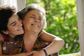 Ilaria Occhini and Dorotheea Petre in Mar nero (2008)