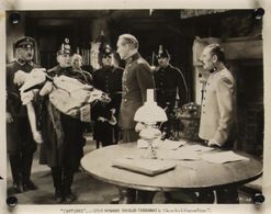 Joyce Coad, Paul Lukas, and Frank Reicher in Captured! (1933)