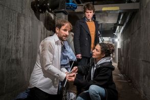Steffen Schroeder, Dominik Maringer, and Amy Mußul in Der vierte Mann (2019)