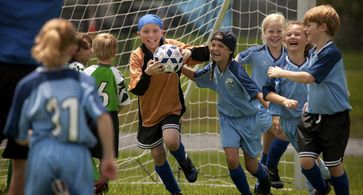 Tanner Maguire and Bailee Madison in Letters to God (2010)