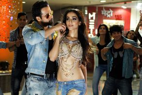 Emraan Hashmi and Humaima Malik in Raja Natwarlal (2014)