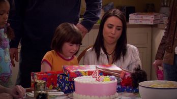 Pamela Adlon and Kelly Gould in Lucky Louie (2006)