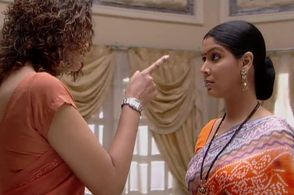 Shweta Kawatra and Sakshi Tanwar in Kahaani Ghar Ghar Kii (2000)