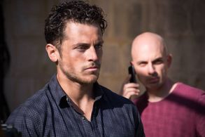 Davide Tucci as Alex Mamo, with Chris Dingli on Ic-Caqqufa