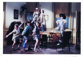 Lara Berk, Toni Ann Gisondi, Robin Ignico, April Lerman, Rosanne Sorrentino, and Lucie Stewart in Annie (1982)