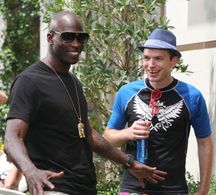 Paul Scheer and Chad Johnson in The League (2009)