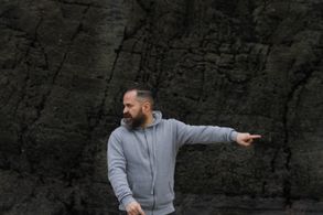 Shooting BAD INVESTIGATE (Las Catedrales, Ribadeo, Spain)