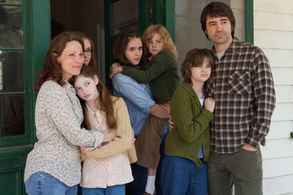 Lili Taylor, Ron Livingston, Joey King, Hayley McFarland, Shanley Caswell, Mackenzie Foy, and Kyla Deaver in The Conjuri