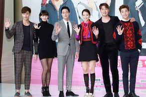 Shin Min-a, So Ji-seob, Yoo In-young, Sung Hoon, and Henry Lau at an event for Oh My Venus (2015)