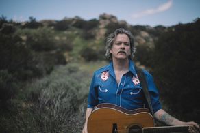 Sun Season promotional photo