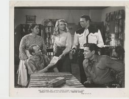 Lee Bennett, Eddie Dean, William Fawcett, Lottie Harrison, and Shirley Patterson in Driftin' River (1946)
