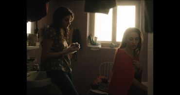 Jale Arikan and Selin Kavak in Mrs. Nebile's Wormhole (2016)