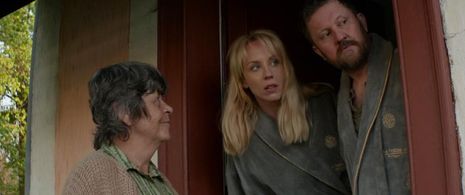 Jaroslava Pokorná, Karel Zima, and Petra Hrebícková in Stestí je krásná vec (2020)