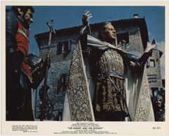 Rex Harrison and Alberto Lupo in The Agony and the Ecstasy (1965)