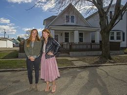 Mina Starsiak in Good Bones (2016)