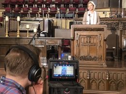 Directing Jessalyn Gilsig on set of Cognitive