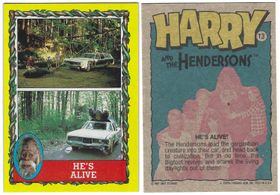 Kevin Peter Hall, John Lithgow, Melinda Dillon, Margaret Langrick, and Joshua Rudoy in Harry and the Hendersons (1987)